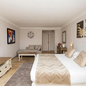 Stephanie *** Mougins